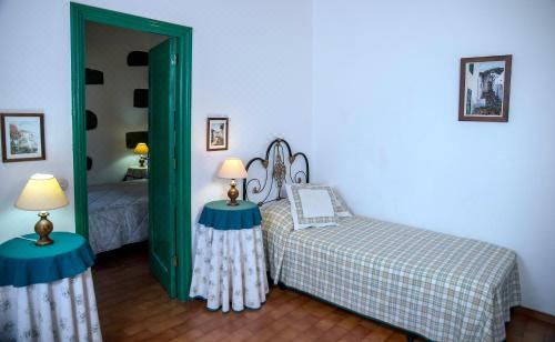 带阳台的两卧室公寓