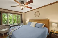 Family and Pet Friendly Cabin 3 Miles to Beech Ski Resort, Hot Tub, Fenced Yard!