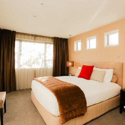 Luxury Two-Bedroom Apartment Village Lake Apartments Promo Code