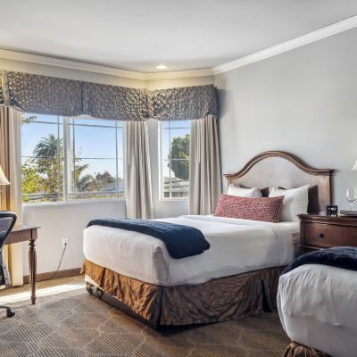 Superior Double Room, 1 Queen Bed with Sofa Bed, Refrigerator & Microwave Villa Montes Hotel, Ascend Hotel Collection Promo Code