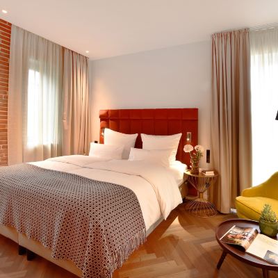 Double Room (Classic Medium) Das James Promo Code