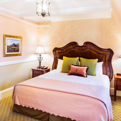 Deluxe Room With 1 King Bed (Deluxe King) Skytop Lodge Promo Code