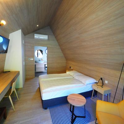 湖邊的房子 普利特維斯度假酒店優惠