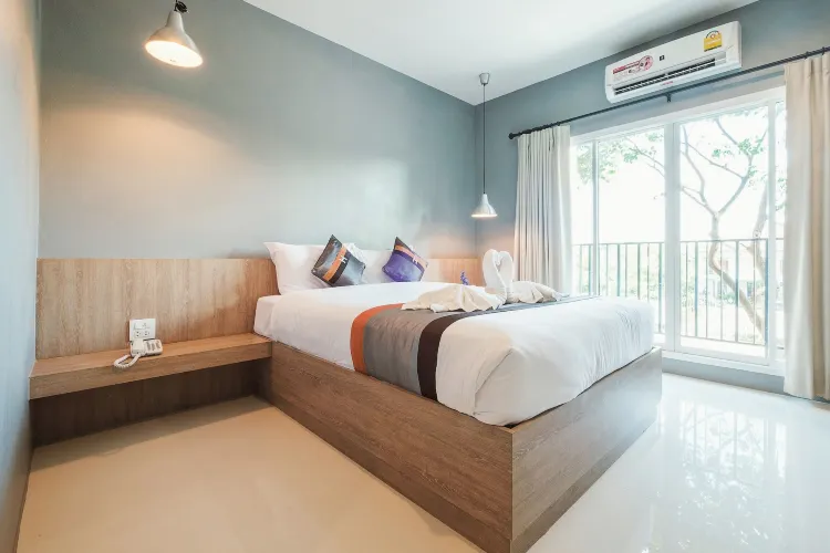 ห้องดีลักซ์ เตียงใหญ่ 1 เตียง