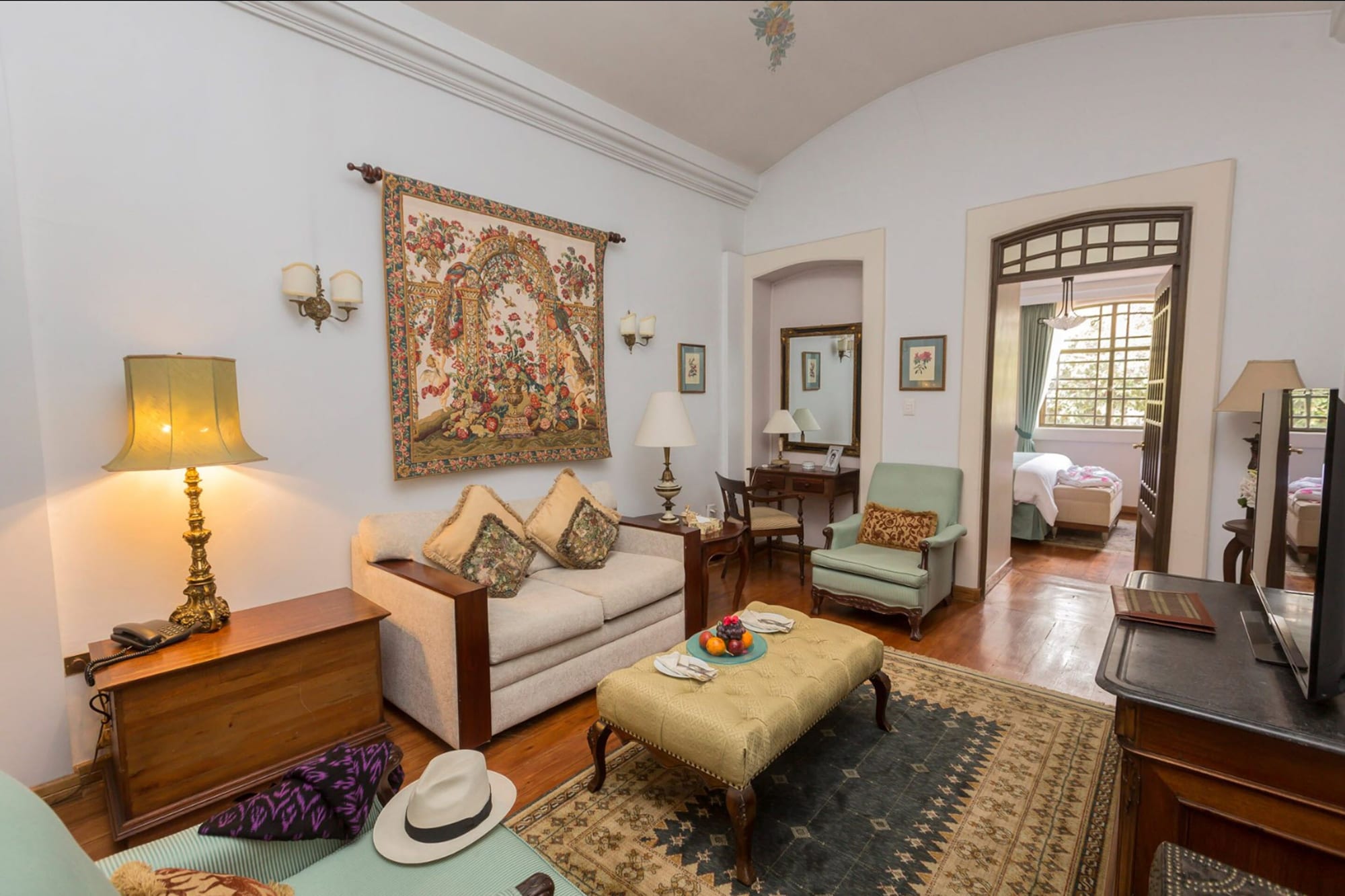 传统套房， 1 张特大床