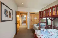 Ski in-Ski out Morning Eagle 3-bedroom condo in Whitefish