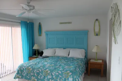 Beautiful, Spacious 3 Story, Waterfront Condo Bimini, Bahamas - Sleeps 10 Hotels in 