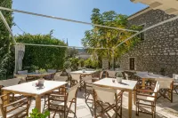 Mare Monte Luxury Suites