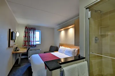 Road Lodge Carnival City Hotel di 