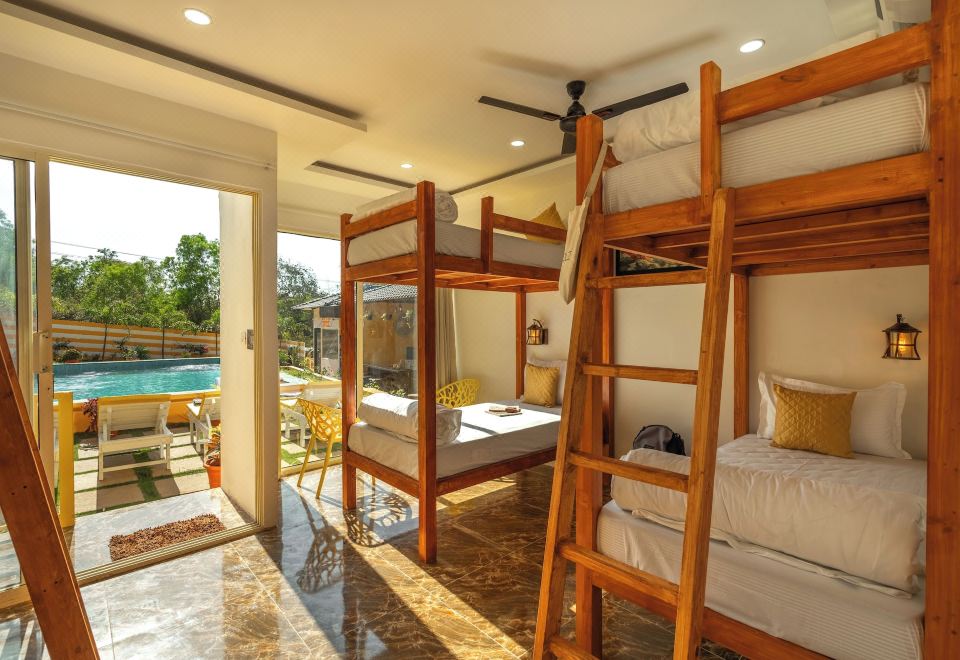 8人混合宿舍床位