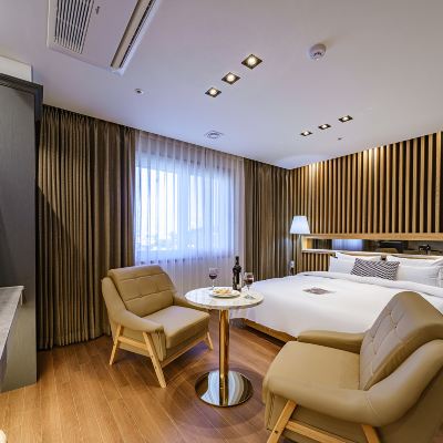 Premium Double (Sequentially Assigned From 9th To 2nd Floors) (Floor Number & Number Cannot Be Pre-Assigned) Urban Promo Code