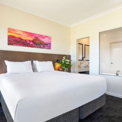 King Suite with SPA Bath Country Comfort Perth Promo Code
