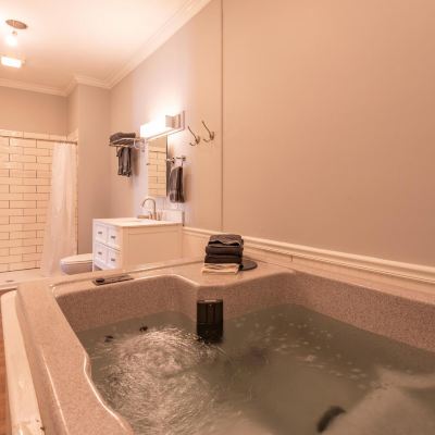 Romantic Suite, Private Bathroom (7)