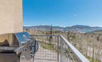 Silver Queen West, Building B, Unit 7137 by Summit County Mountain Retreats