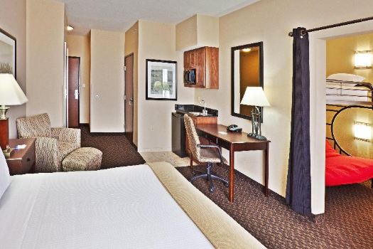 Route 66 Inn & Suites