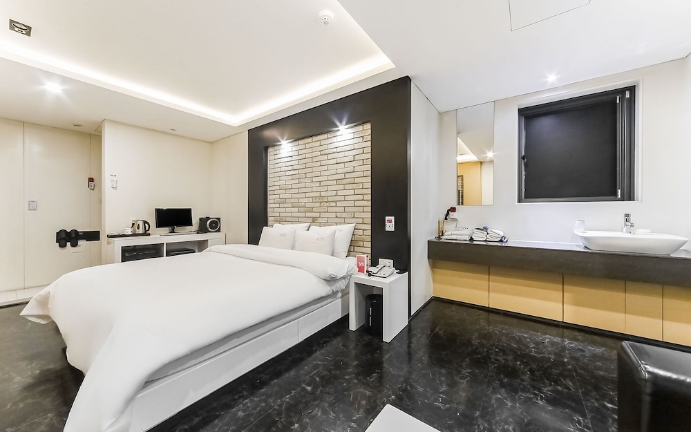 Drive-in （浴缸，沙發）