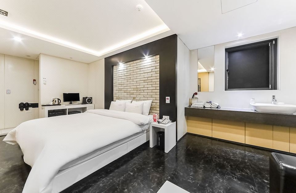 Drive-in （浴缸，沙發）