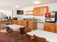 Super 8 by Wyndham Shipshewana Hotels in LaGrange County