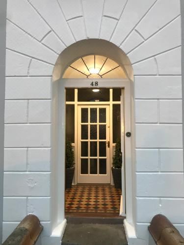 豪华特大床一室房