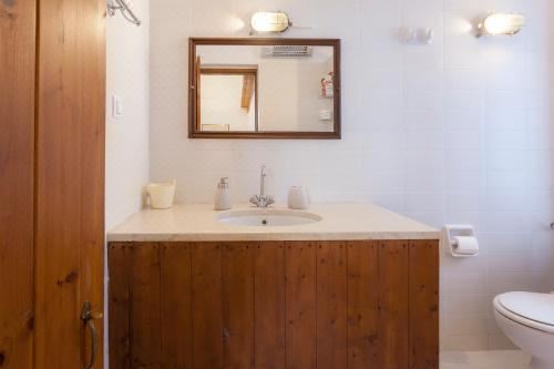 带山景的双人间