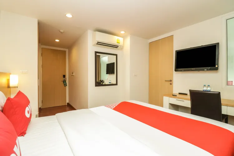 ห้องดีลักซ์ เตียงใหญ่ 1 เตียง