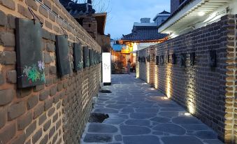 Hanok House