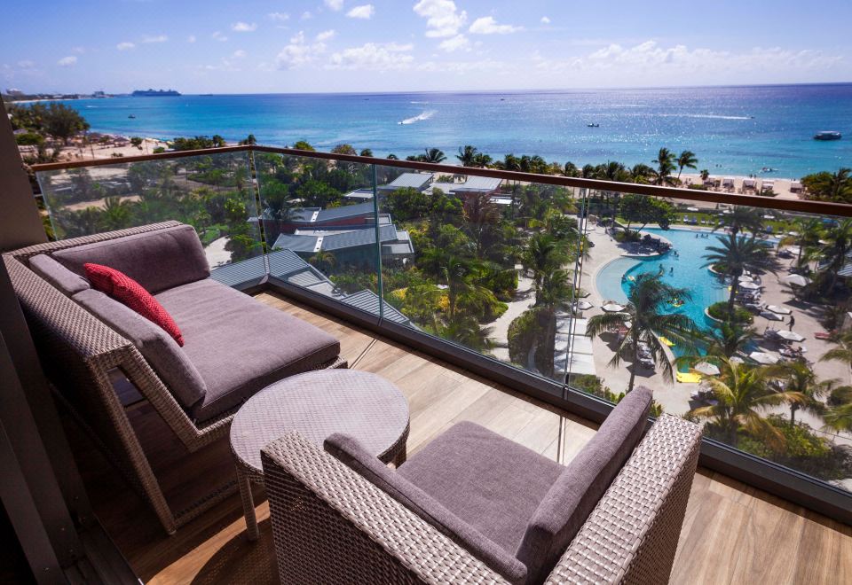 1張特大床優質海濱泳池景