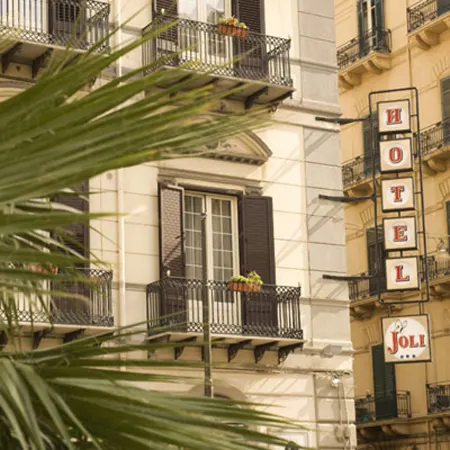 Hotel Joli