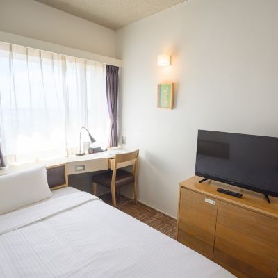 禁煙 ■ セミダブル | ベッド幅130 cm / 13平方メートル / Wi-Fi [セミダブルルーム] [禁煙] ホテルエメラルドアイル石垣島 クーポン