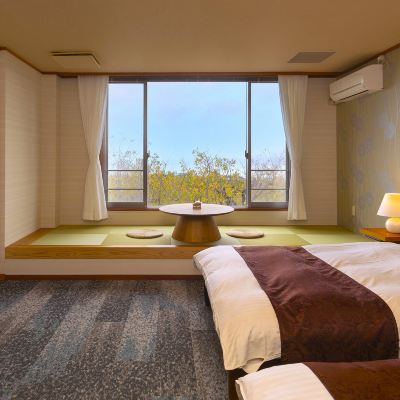 [Main Building 2nd Floor] Western-Style Twin Room With An Ocean View [Yufuin] [Twin Room] [Non-Smoking] [Nightlife View] 絶景の宿　さくら亭 クーポン