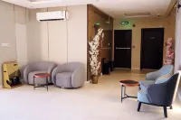 Sunrise Suites