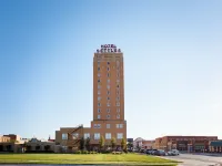 Hotel Settles Hotels in 