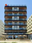 LIV Mackenzie Beach Suites Hotel a 