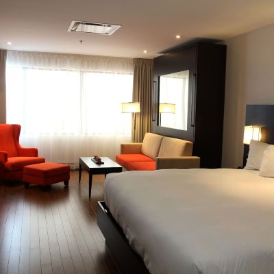 King Room with Murphy Bed Hotel Classique Promo Code