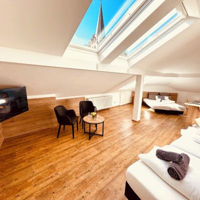 Triple Room-Attic Am Markt Hotel Promo Code