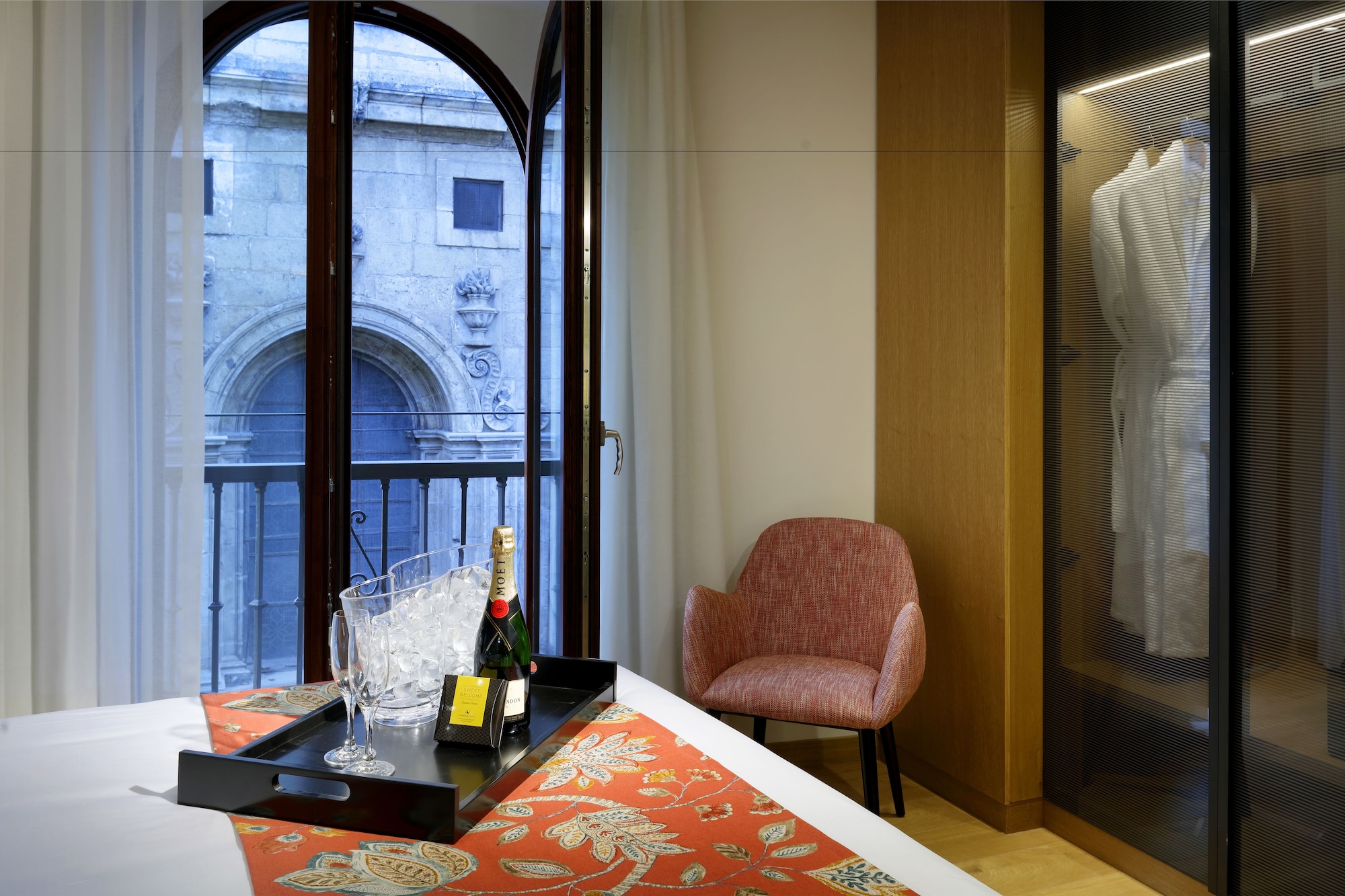 大教堂景小型套房