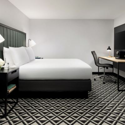 Queen Townhouse Arcadian Hotel Brookline Promo Code