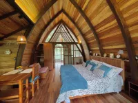 Sacha Urco Lodge -Private Cloud Forest Reserve in Mindo-4X4 Recommended March-April Hotels in Mindo