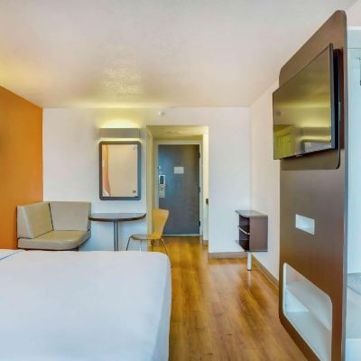 特大床 甄選 迷你冰箱 洛杉磯國際機場6號汽車旅館優惠