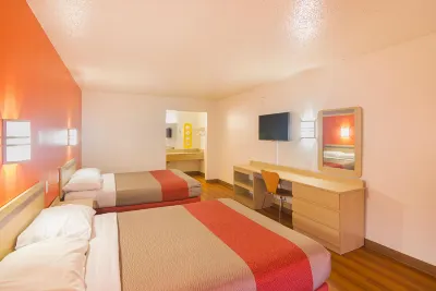 Motel 6 Windsor, on Hotels in 
