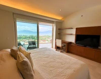 ANANA El Dorado 305 | Pool & Lake Views Hotéis em 