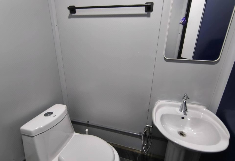 小屋， 1 间卧室， 阳台