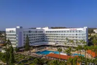 Cavo Maris Beach Hotel