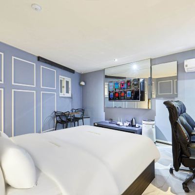 2Pc No. 306 Hotel Bobos Promo Code