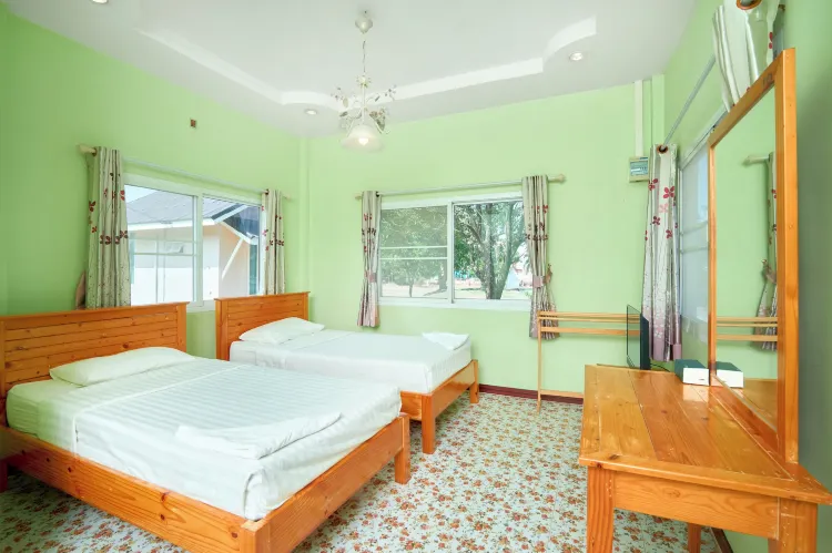 House, 2 Twin Beds, Patio, Garden View