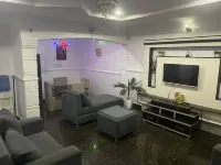Elite Retreat Apartment, Sagamu Hotele w: 