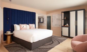 Hotel Indigo Gloucester - The Forum by IHG - Housity
