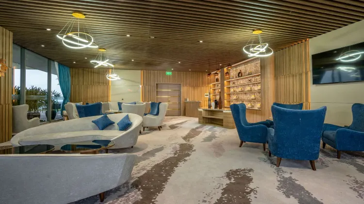 ウィンダム グランド フラミンゴ キャットバ 施設