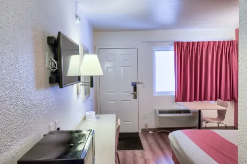 Motel 6 Everett, WA - North