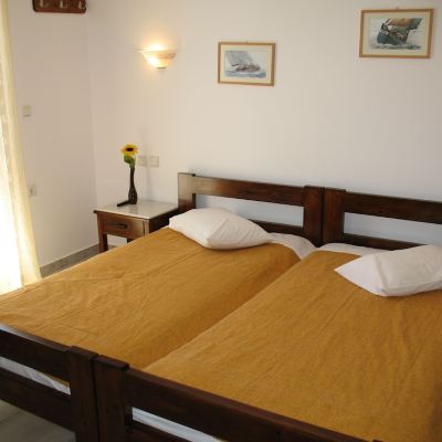 Double Room with Extra Bed (3 Adults)